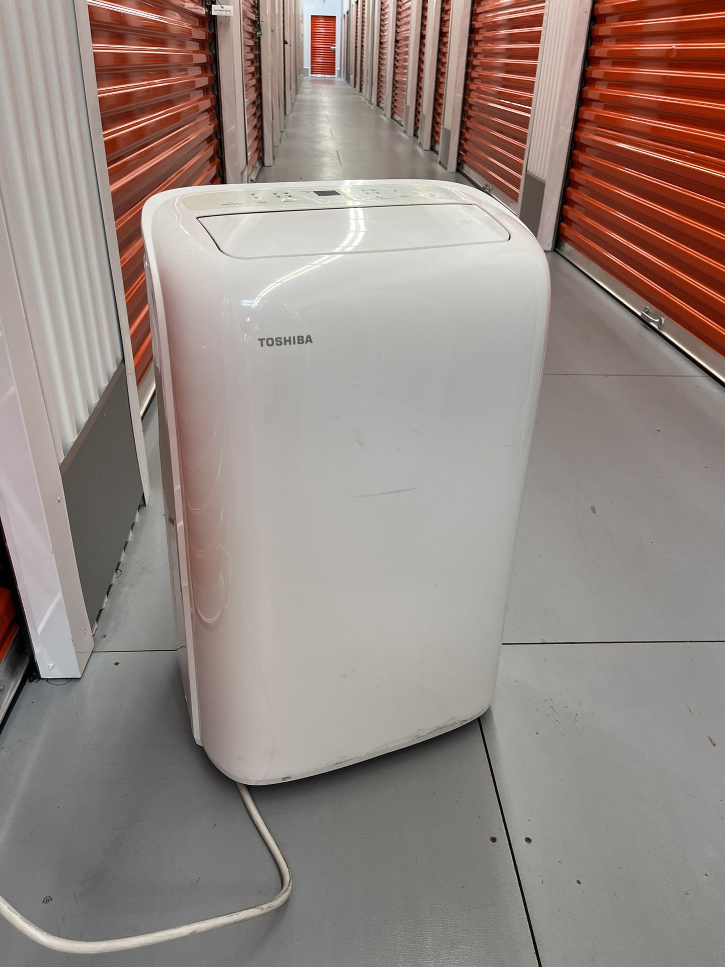 OBO: Toshiba Portable AC/ Air conditioner 10000 Btu, Includes All Parts, 3 Years Old