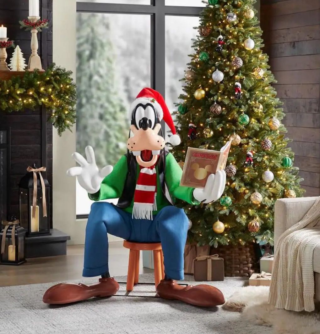 Disney 4 ft. Animated Holiday Goofy Animatronic