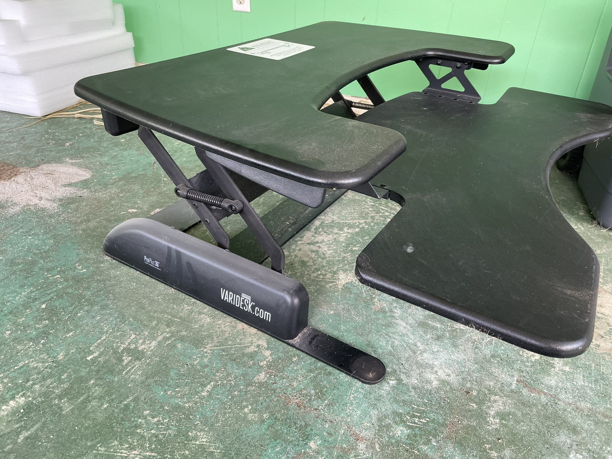 Uplift Standing Desk