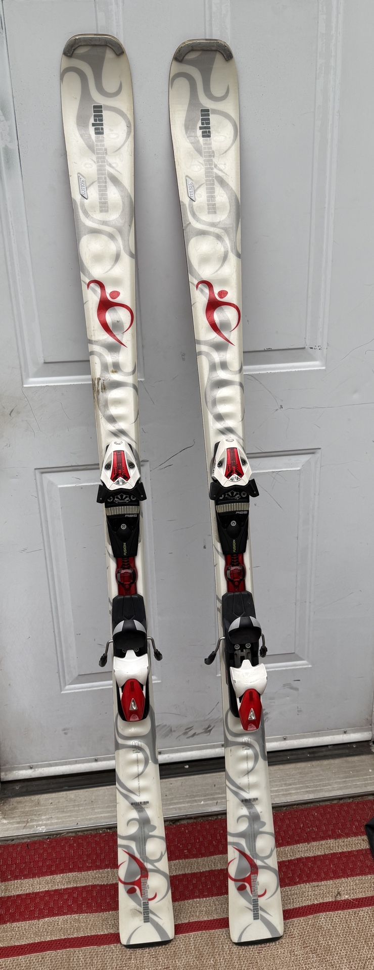 Elan Fusion skis