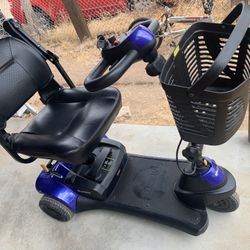 Electric Scooter in Very Good Shape,up To 300 Pounds Capacity 
