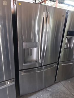 G/E Refrigerator stainless Steel everything works good⭕️⭕️