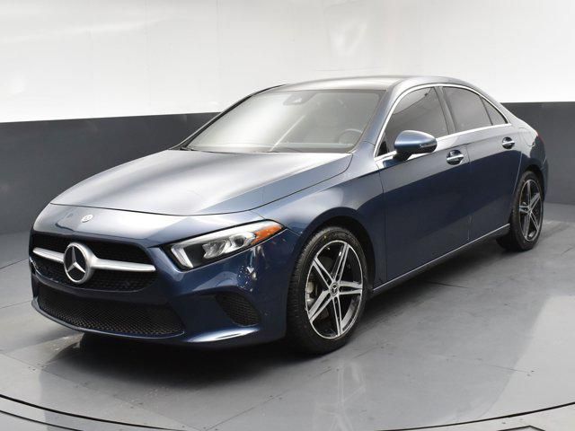 2022 Mercedes-Benz A 220