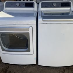 LG Washer/ Gas Dryer Set 
