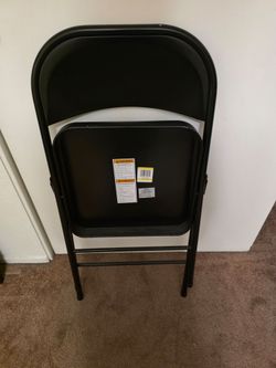 FOLDING CHAIR