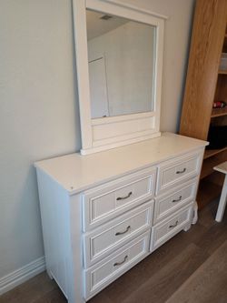 Six Draw Dresser with mirror