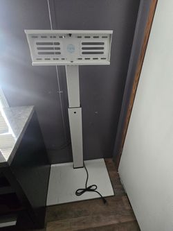 FITUEYES White Floor TV Stand with Power Outlet