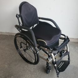Levo Sit To Standing Wheelchair Powered Lift