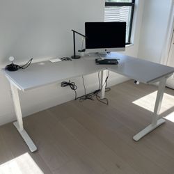 UPLIFT L-Shaped Standing Desk, 3-Leg
