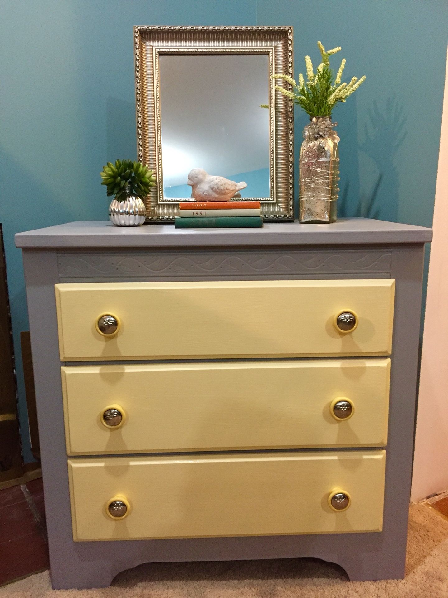 DRESSER- ACCENT PIECE- CONSOLE