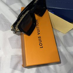Louis Vuitton Glasses 