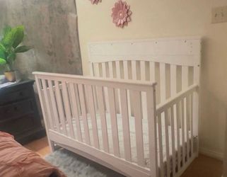 White Wood Baby Crib& rocking chair