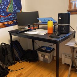 IKEA, Beauitful finish sturdy table! (Like new)