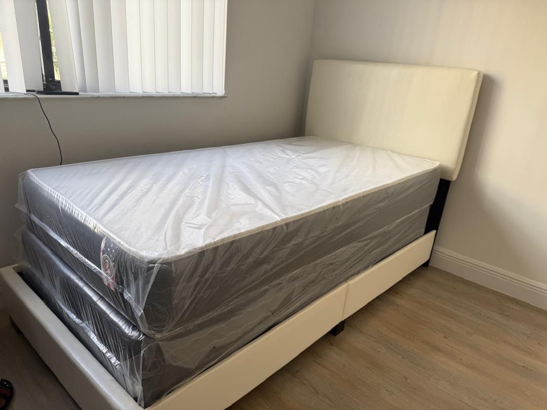 NEW MATTRESS TWIN SIZE WITH BOX SPRING