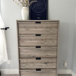 Dresser And Nightstands Set 