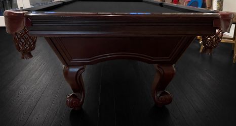 Excellent Condition Pool Table 8’ (Free Delivery & Pro Setup)