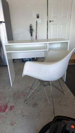 Desk and Chair ( moving  sale )