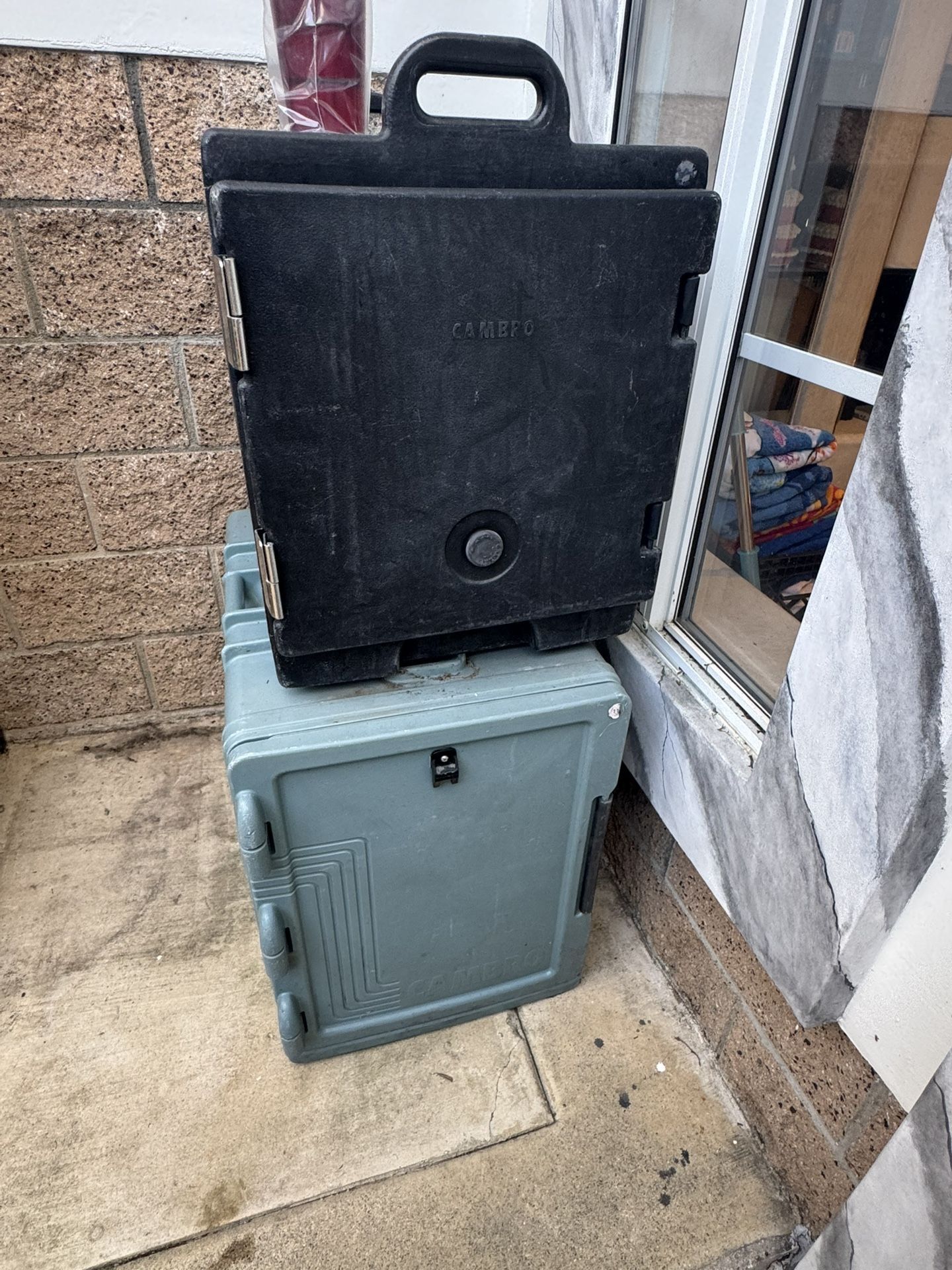 CATERING COOLER OR HEATER 