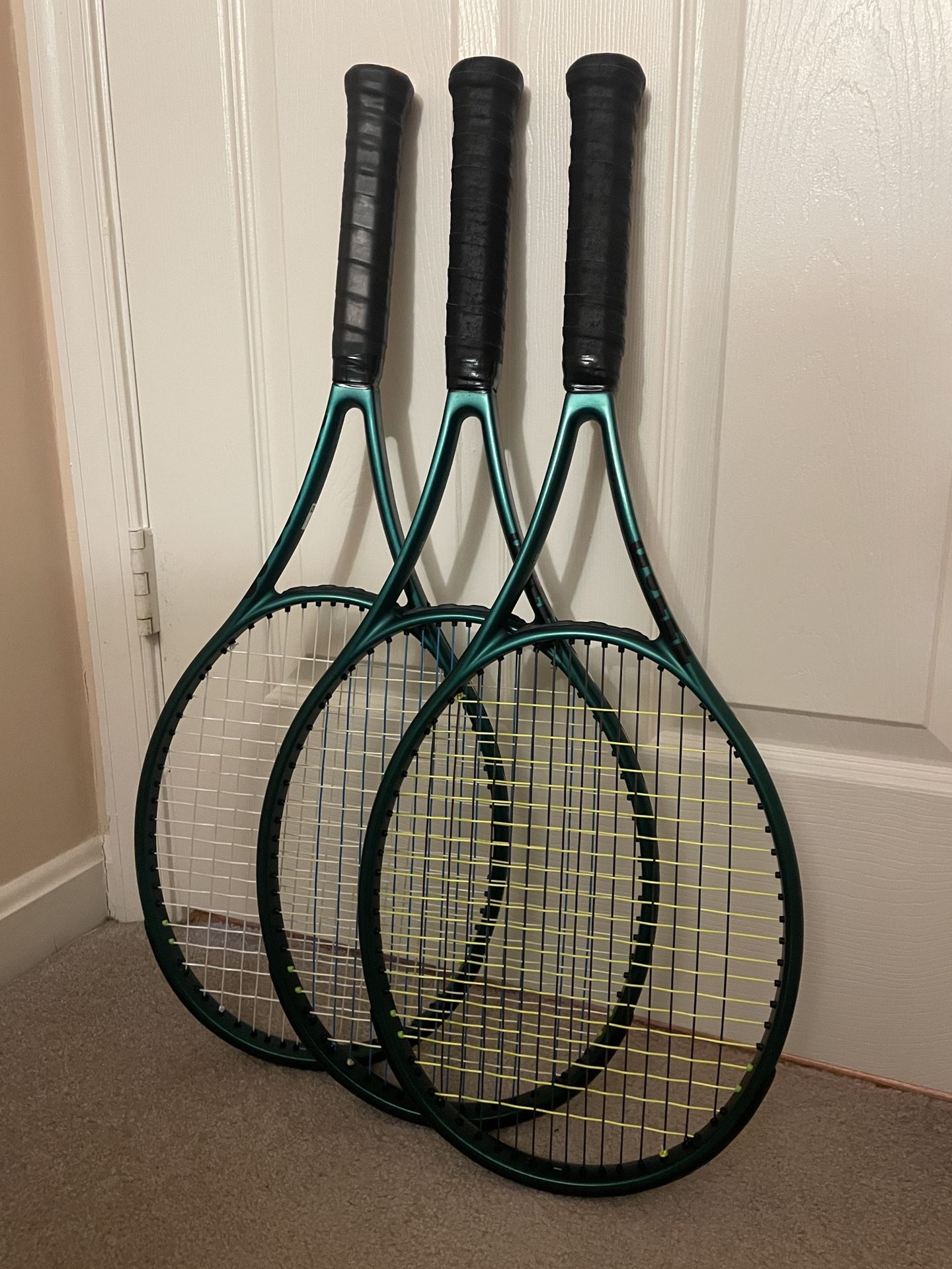 LOT Wilson Blade 100 V9 4 3/8 tennis racket racquet