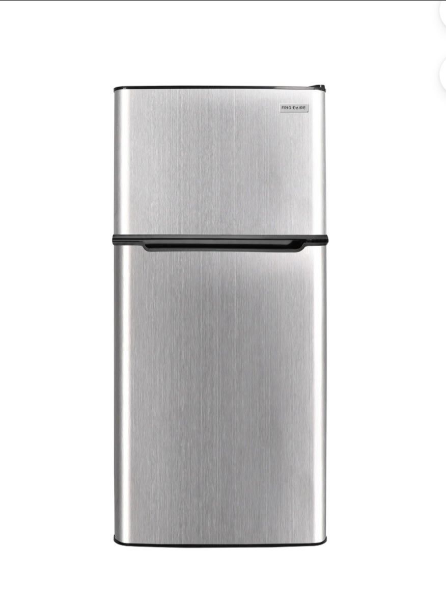 Frigidaire 7.5 Cu Ft Refrigerator, Stainless Steel Look Platinum Series Top Mount Fridge for Apartment, Kitchen, Office, Garage