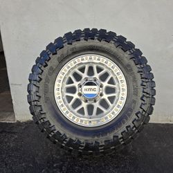 18" KMC KM549 w- 35x12.50R18 Toyo MT Open Country Tires