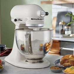 *NEW* KitchenAid Artisan Series 325-Watt Tilt-Back Head Stand Mixer in Porcelain