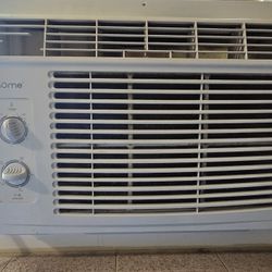 Window Mount A/C Unit