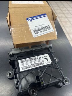 NEW 2008-2009 Jeep Wrangler SRs Control Module NEW OEM part in box p(contact info removed)1AC