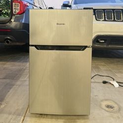 Hisense Mini Fridge With Freezer