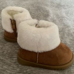 Toddler Size 6 Comfy Boots
