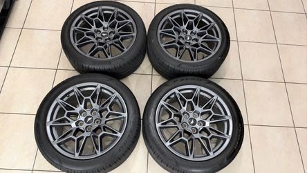 OEM 2024-25 Mustang GT 19” Carbonized Gray Wheels + Pirelli P Zero 255/40 + 275/40 – 6k miles