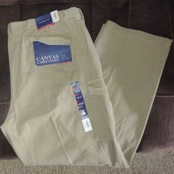 New Croft&Barrow Size 42x32 Men's Khaki Cargo Pants 