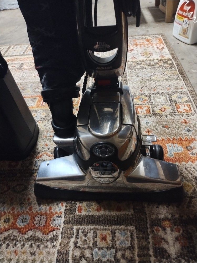 Curvy Vacuum Cleaner With All Attachments And Shampooer