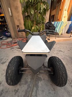 Tesla Cyberquad for Kids – Electric ATV (Genuine Tesla Battery)