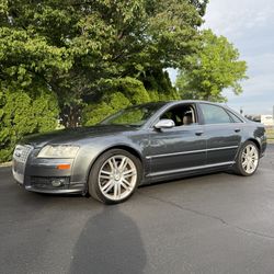 2007 Audi S8