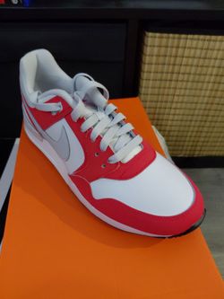 Nike Low-Top Sneakers White and Red
