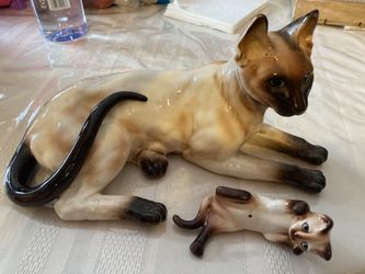 Vintage 1950 Siamese cat figurine