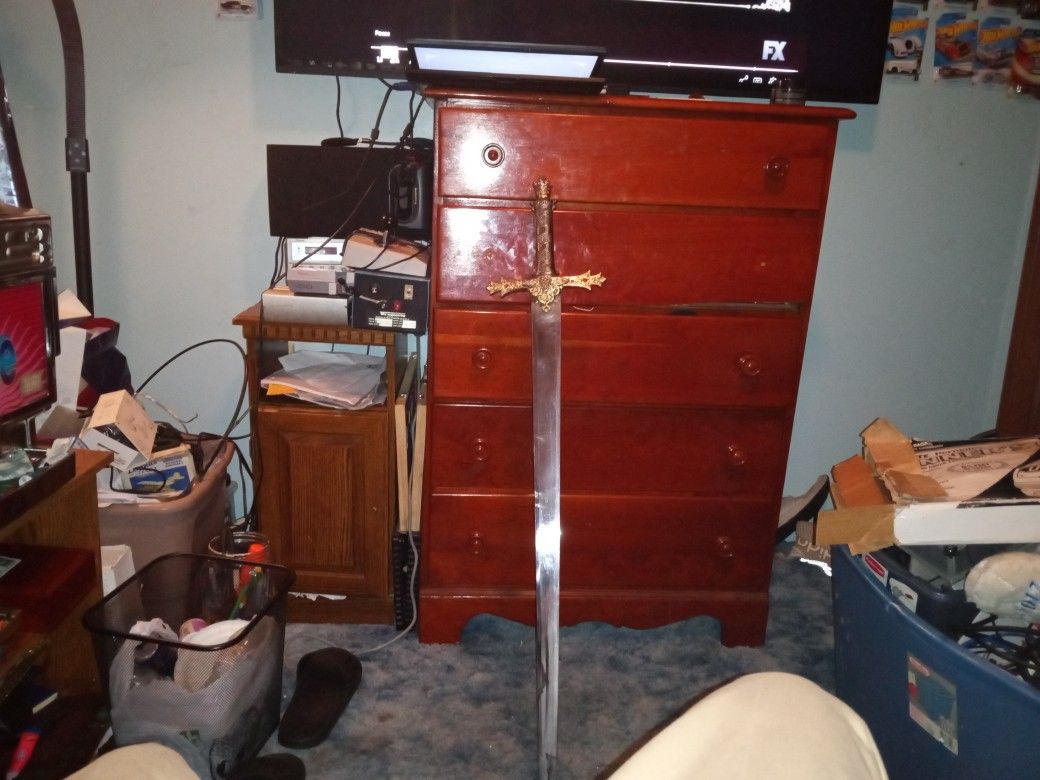 Mid Evil Damicusicus Sword