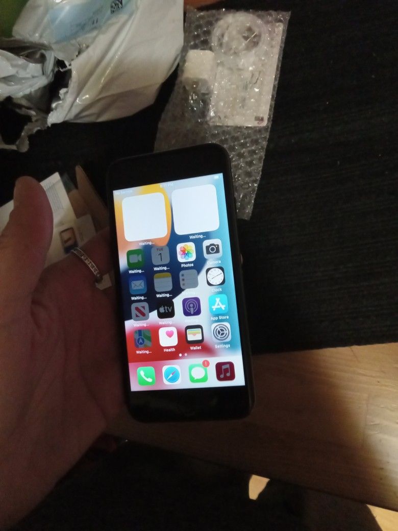 Iphone 7 Airtalk Wireless With Service.