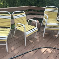 8 Patio Chairs 