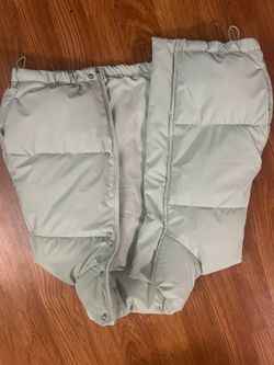 Mint green sleeveless puffer