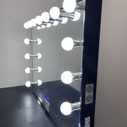 Makeup Vanity With Bluetooth Speaker 