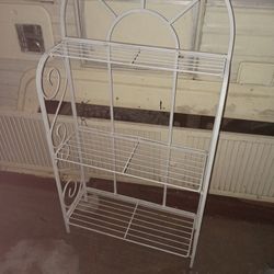 Aparato De Fierro Para Poner Tuayas Plantas Etc