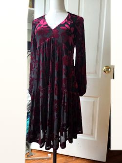 Taylor Velvet Burnout Dress Size 2 Burgundy Wine Floral Midi V-Neck Long Sleeve