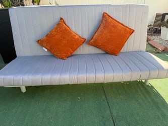 Futon gray color good condition is clean and comfortable 🌺