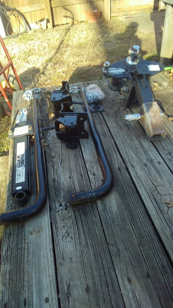 Haul master weight distribution kit with sway control bar and hitch for