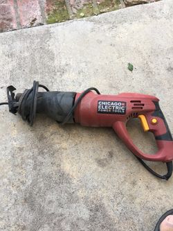 Saw saw and tools . Must go $30