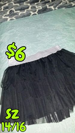 Girls skirt sz 14