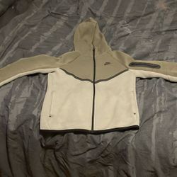 Brand New Nike Tech Set Youth