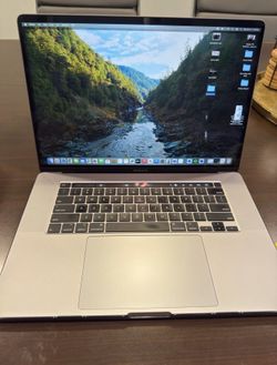 Apple MacBook Pro 16" (512GB SSD, Intel Core i7, 2.60 GHz, 16GB) Laptop
